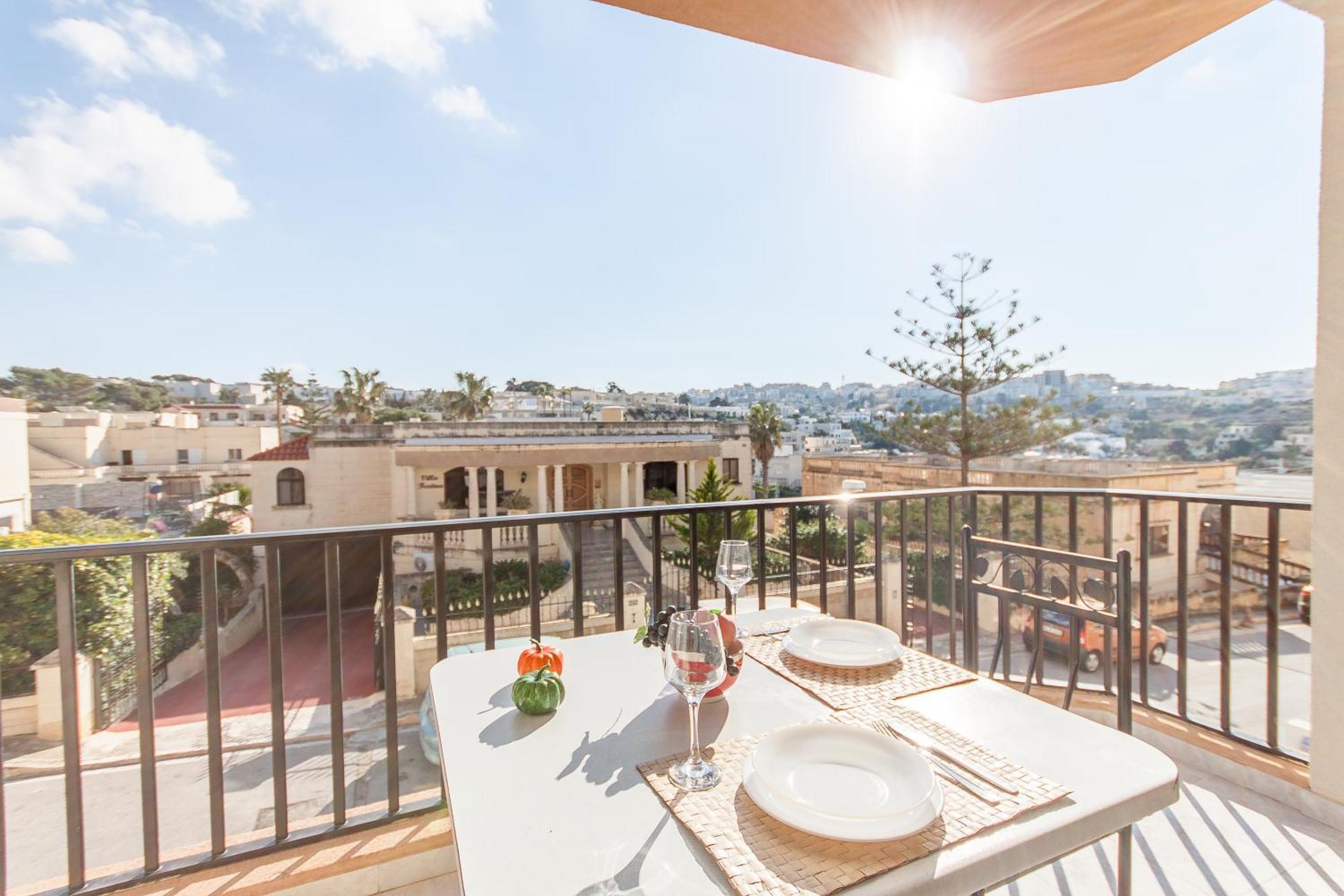 Pool & Sea Merill Apartments Mellieha Room photo